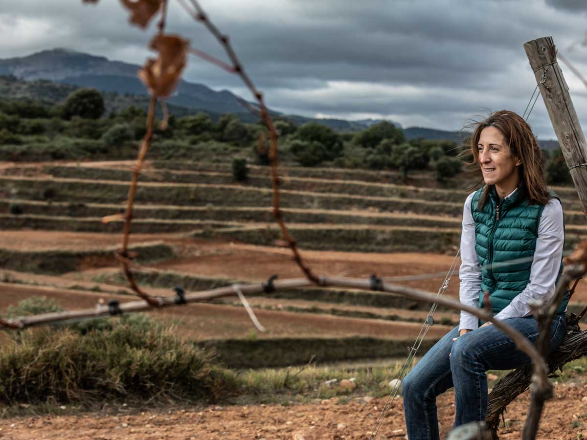 Leticia Pérez Cuevas, con las terrazas a 800 metros que está preparando para plantar